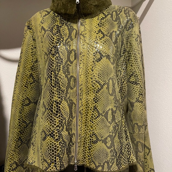 Light weight shearling jacket olive European size 44 - Picture 4 of 6